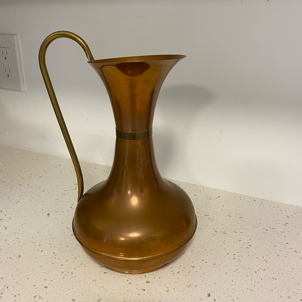 VintageCopper Pitcher. Use for beverages or as a vase. Beautiful retro vibes.
